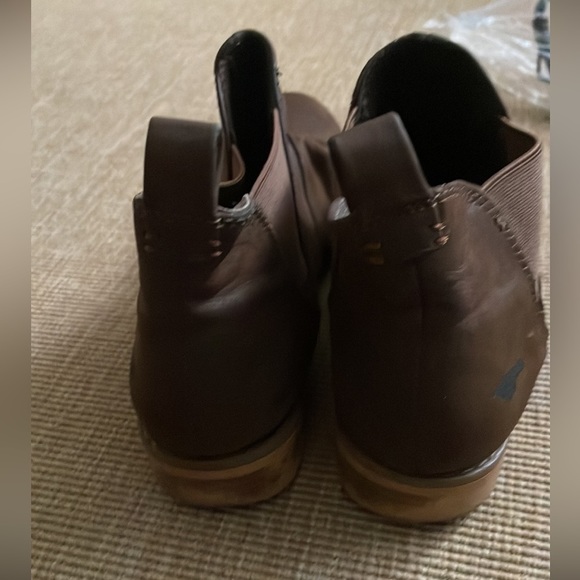 CASUAL shoes - Picture 2 of 3